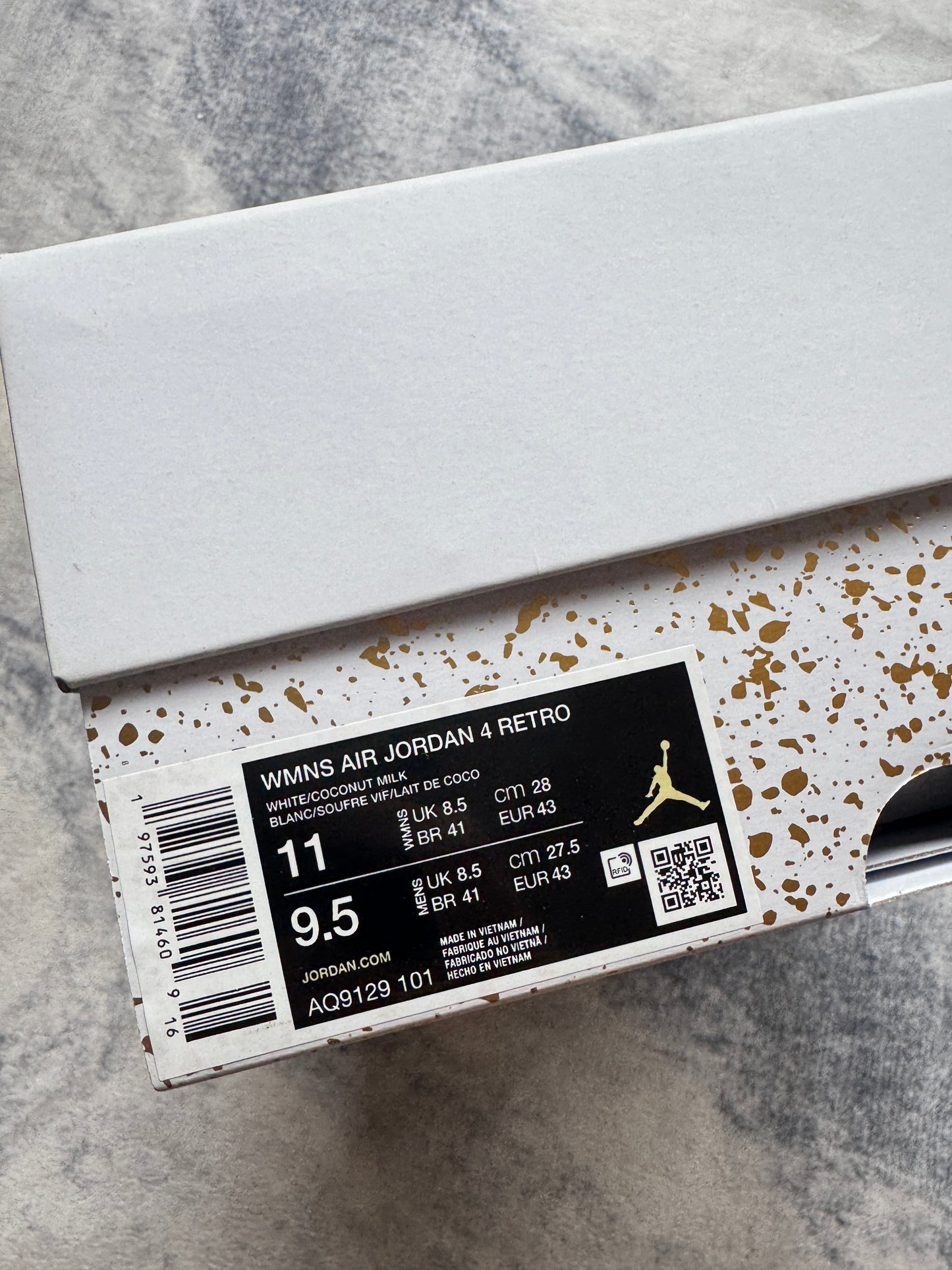 Jordan 4 Vivid Sulfur