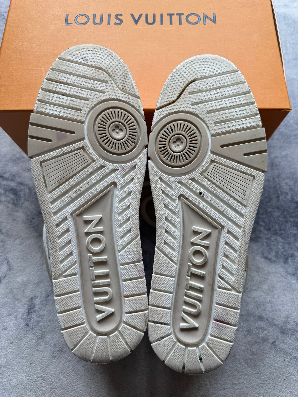 Louis Vuitton Skate Beige