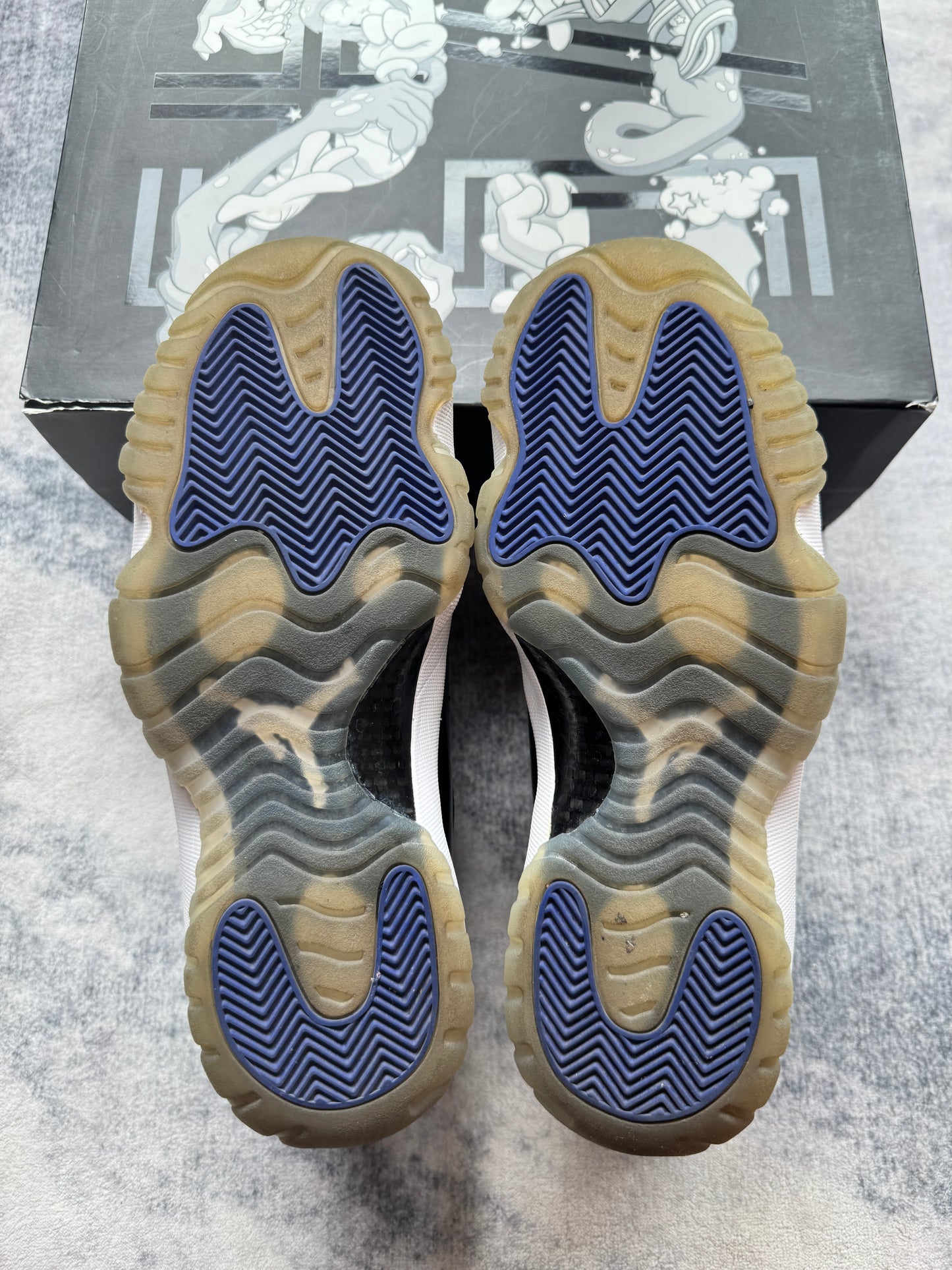 Jordan 11 Space Jam