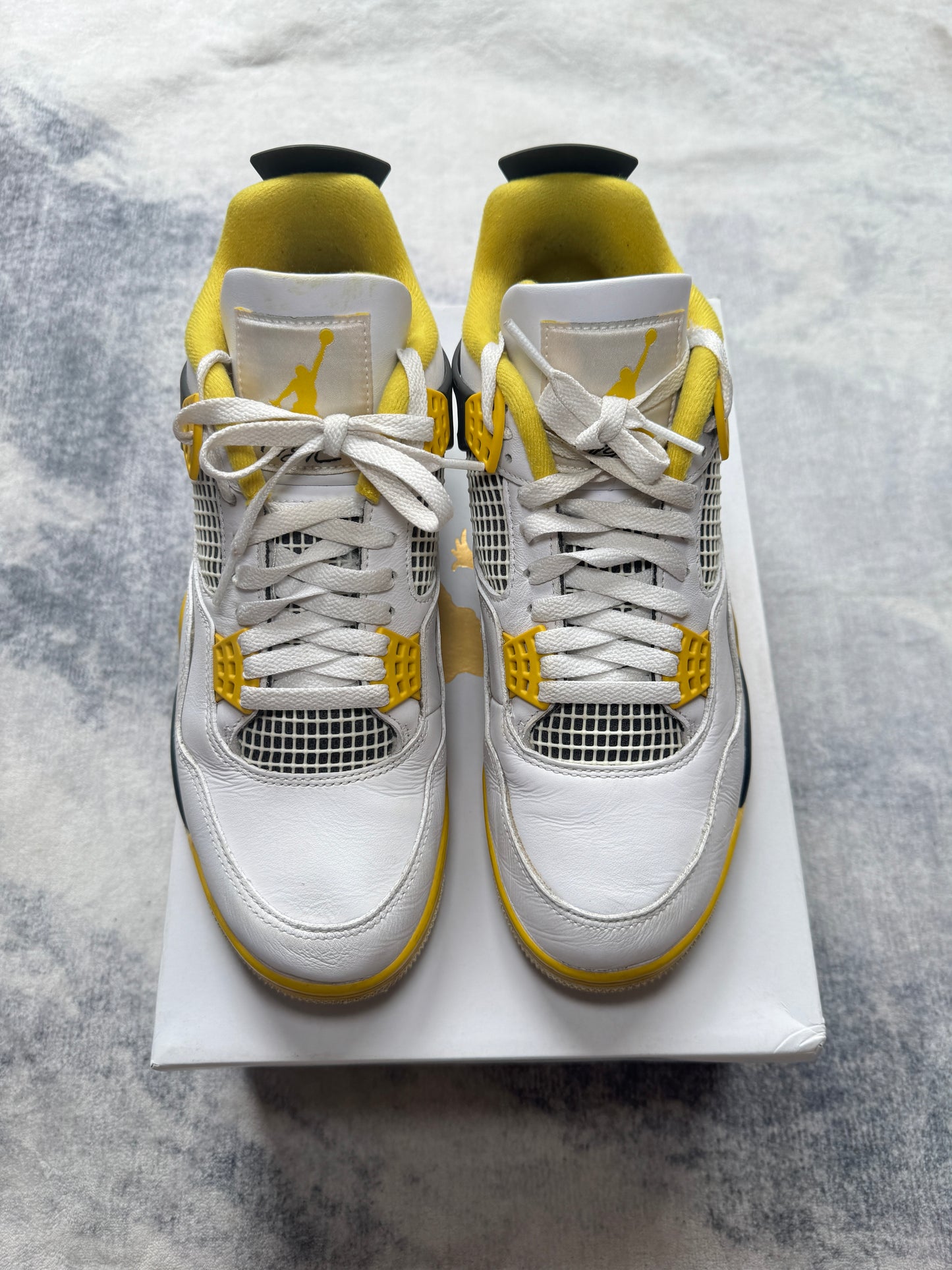 Jordan 4 Vivid Sulfur