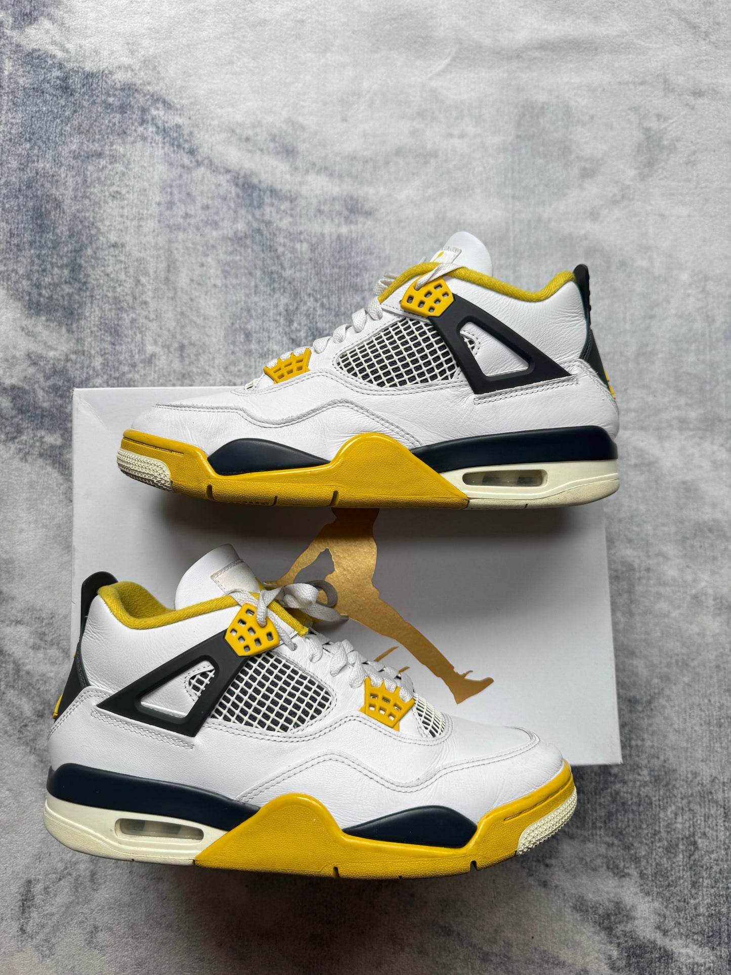 Jordan 4 Vivid Sulfur