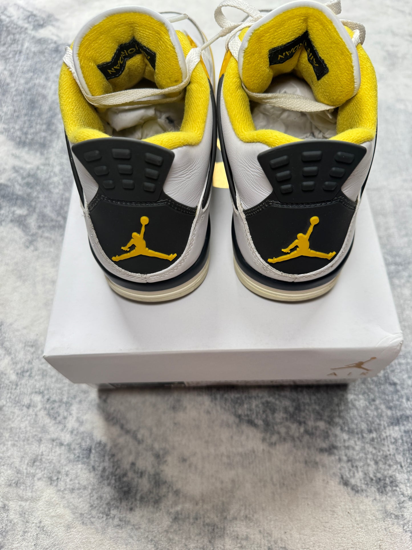 Jordan 4 Vivid Sulfur