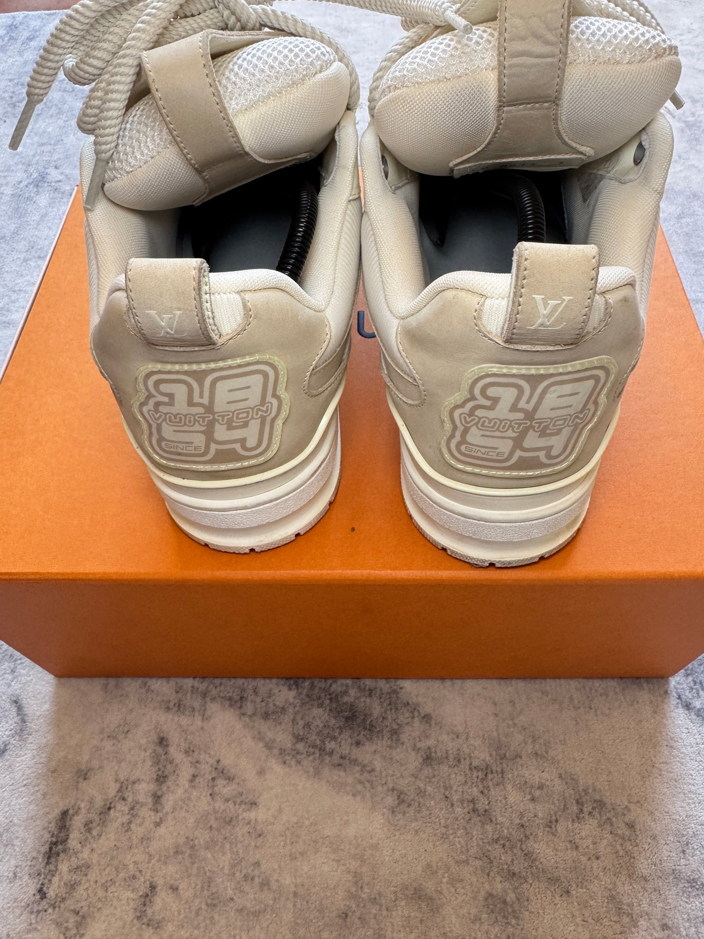 Louis Vuitton Skate Beige