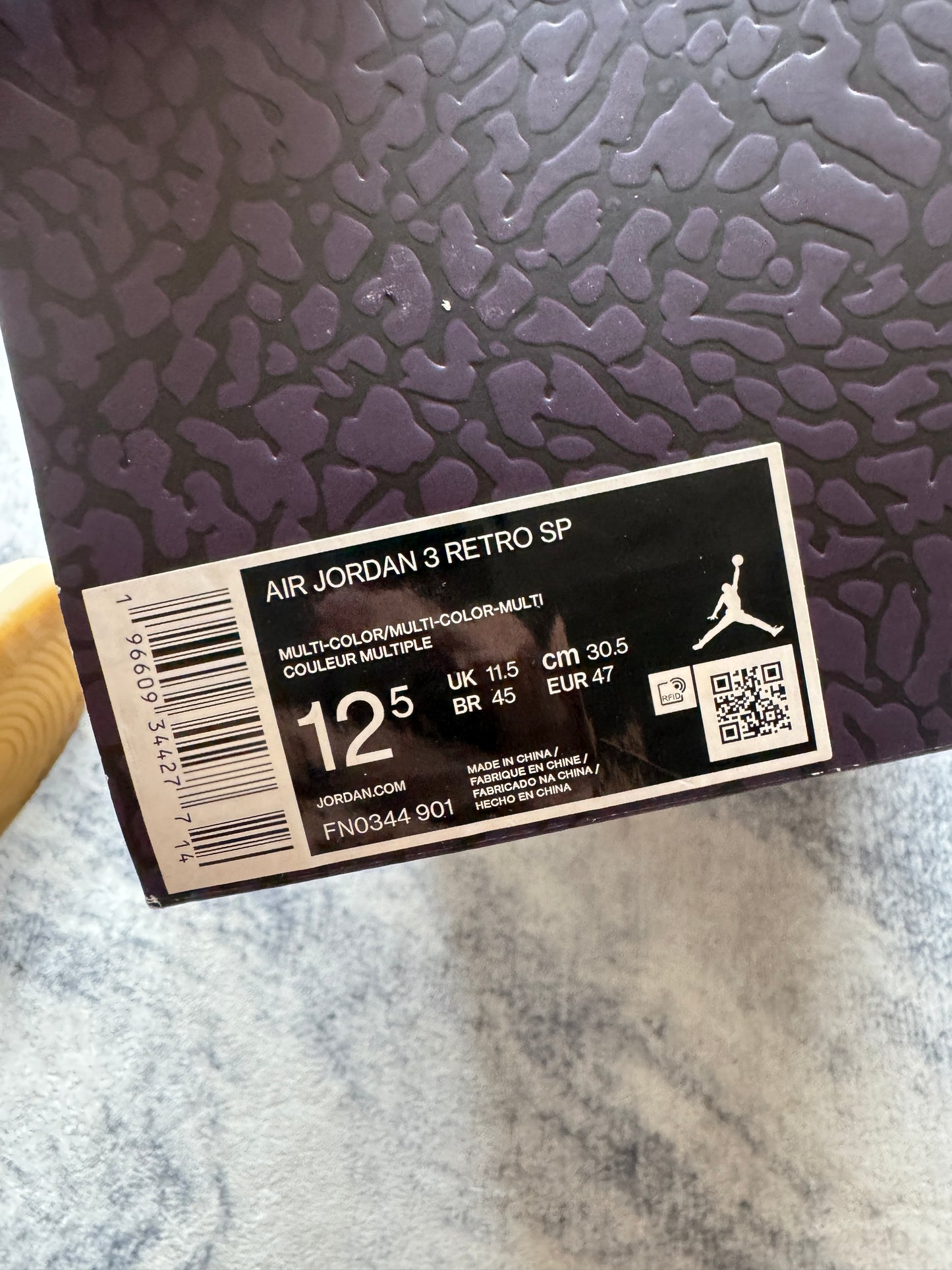 Jordan 3 J Balvin Medellin
