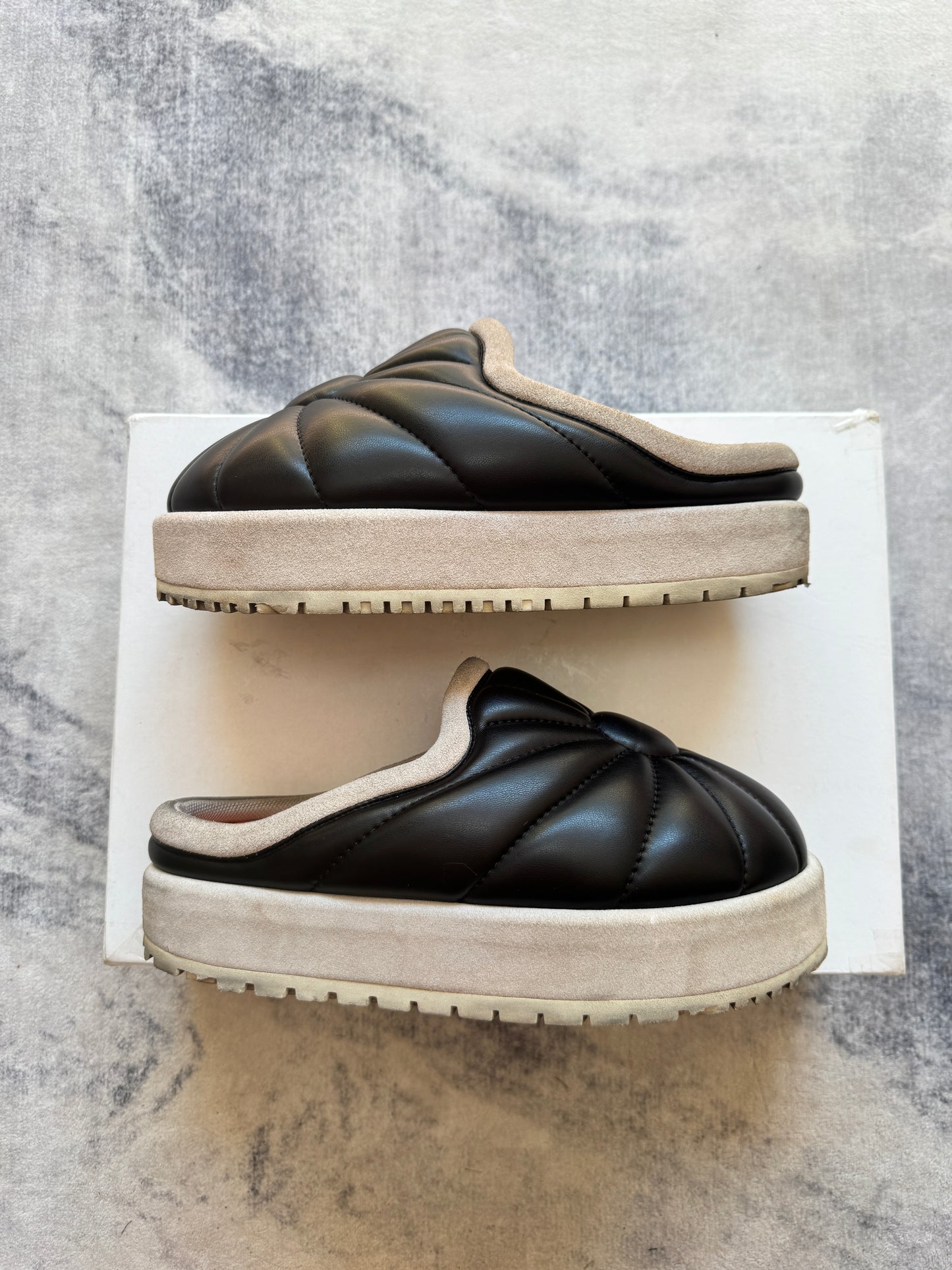 Pdf Channel Uranus Black Leather Slide