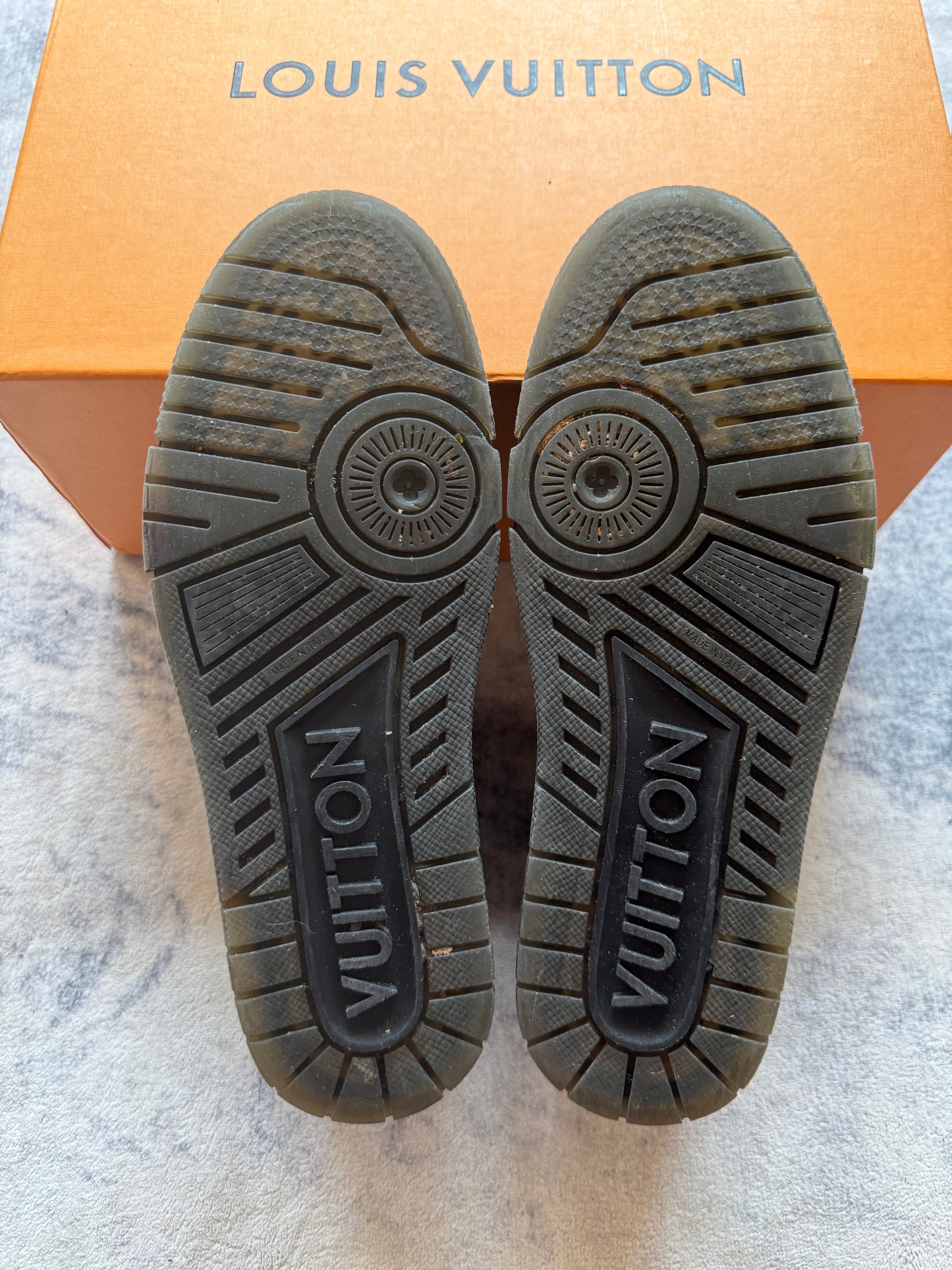 Louis Vuitton Trainer Black
