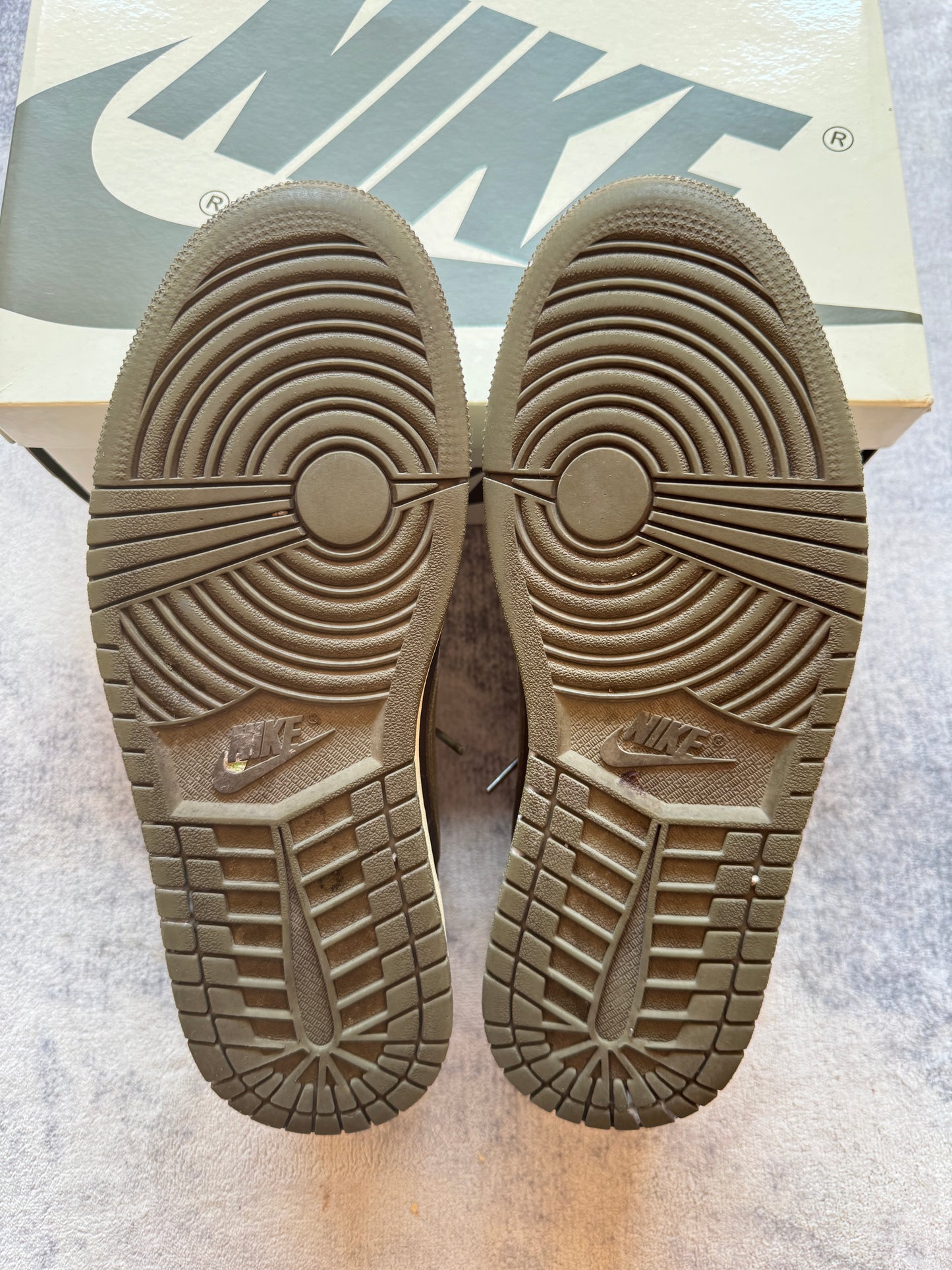 Jordan 1 Low Travis Scott Olive