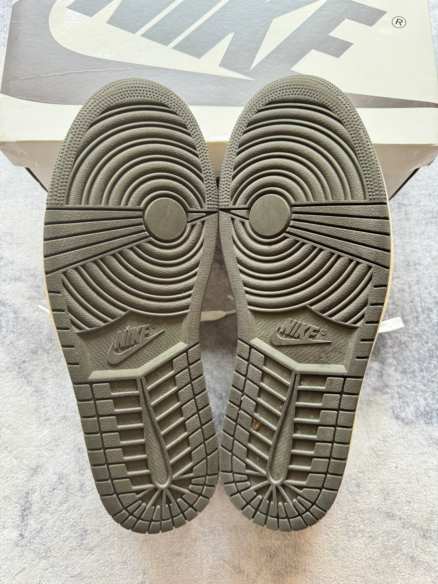 Jordan 1 Low Travis Scott Medium Olive