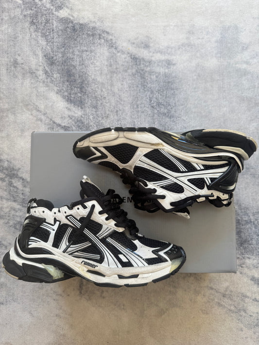 Balenciaga Runner Black