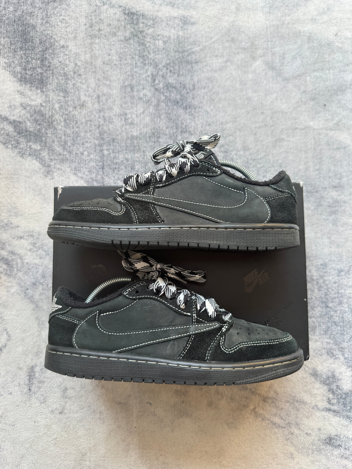 Jordan 1 Low Travis Scott Phantom