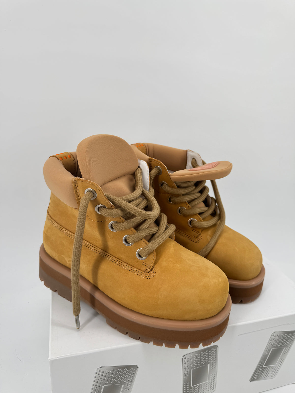 Pdf Strada Boots Beige Suede
