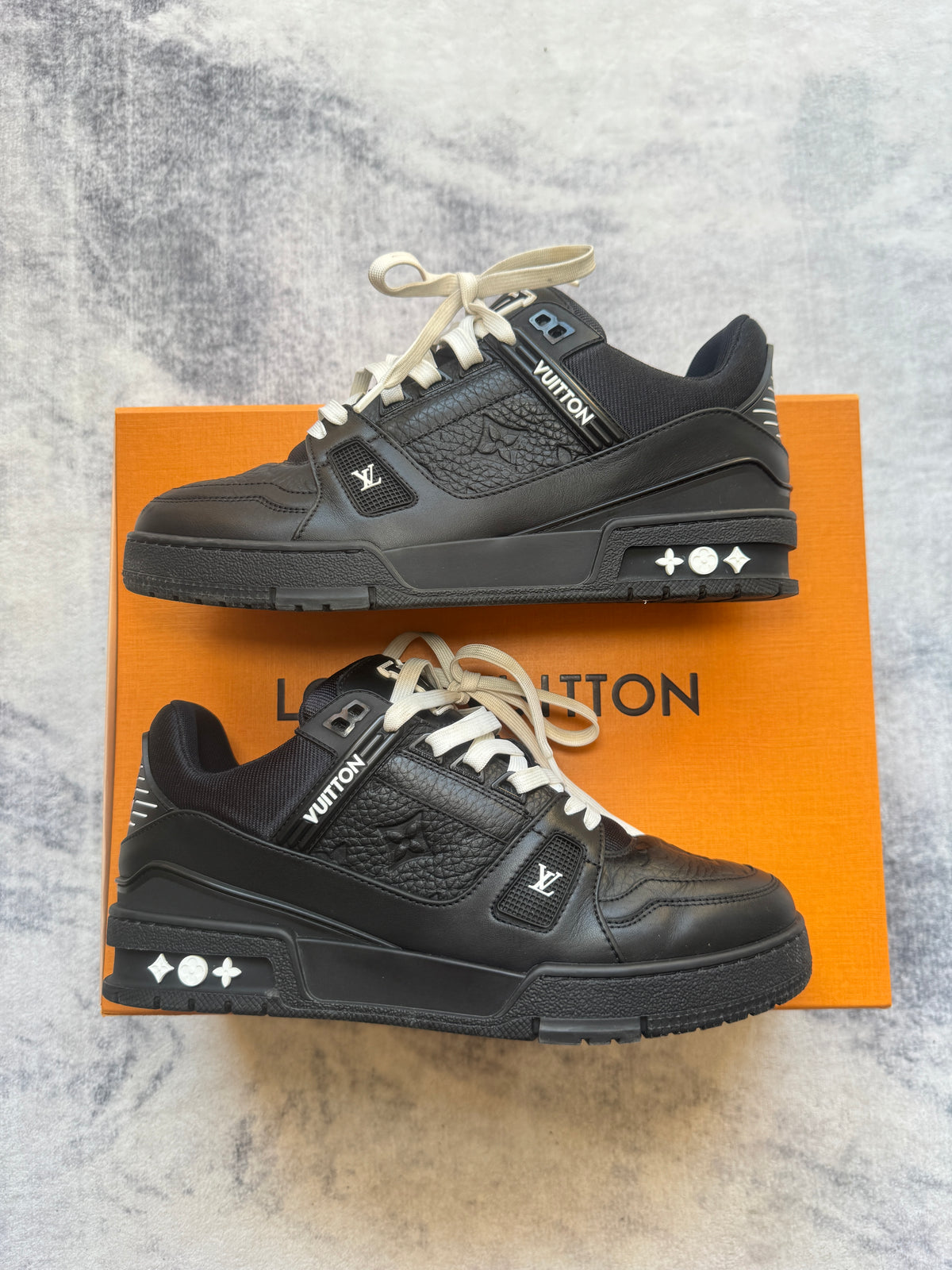 Louis Vuitton Trainer Black - White