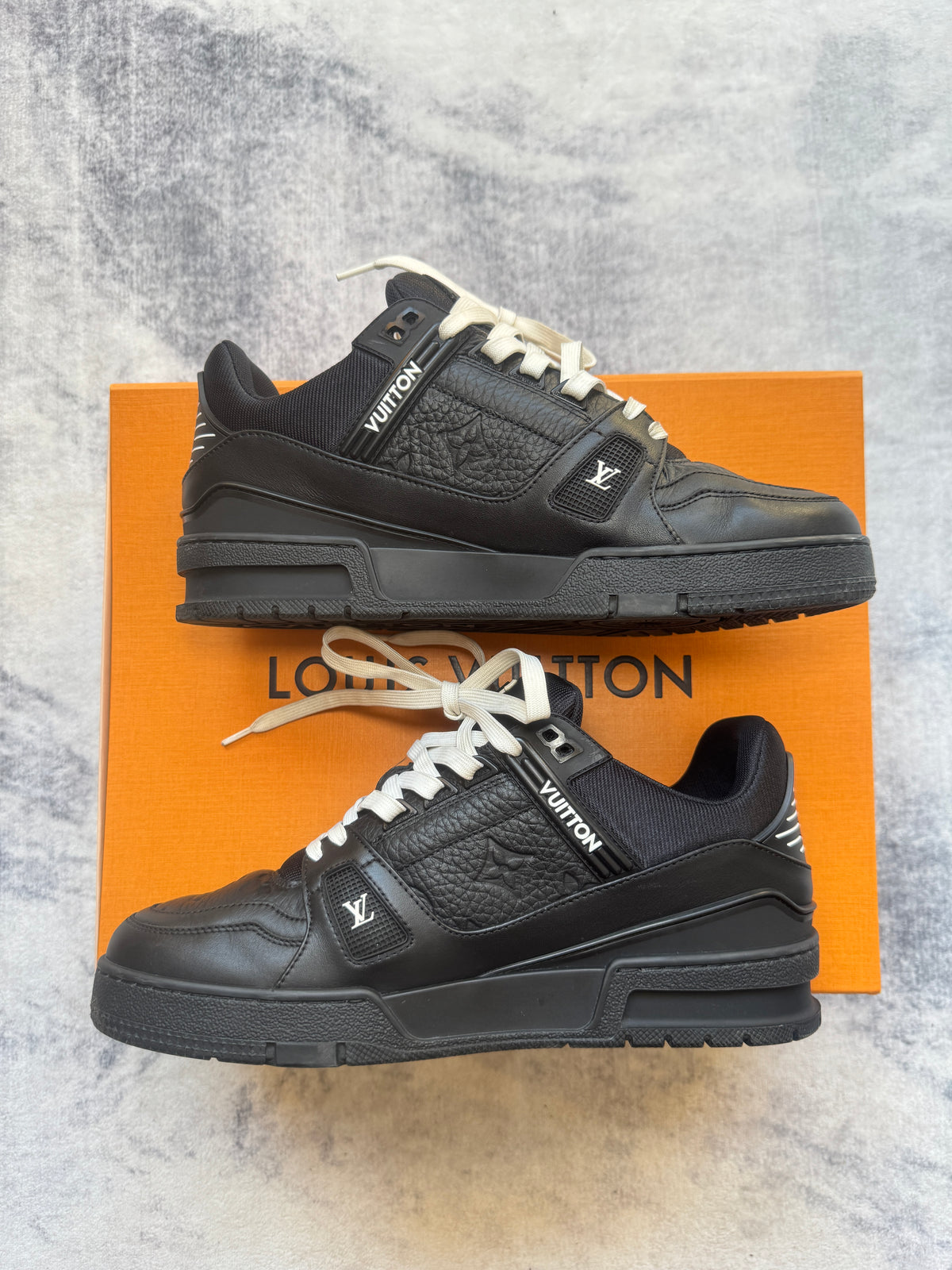 Louis Vuitton Trainer Black - White