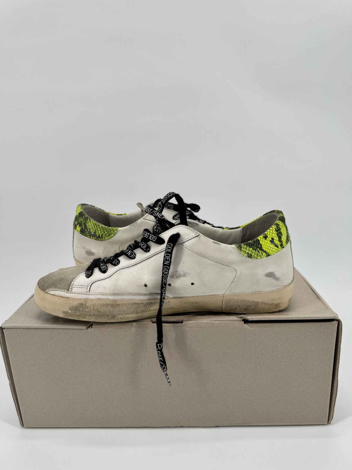 Golden Goose Superstar White fluo
