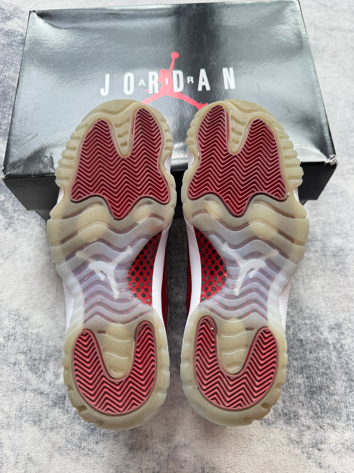 Jordan 11 Cherry