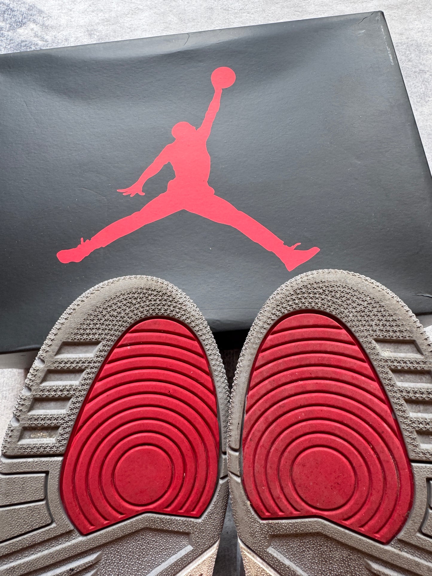 Jordan 3 Fire Red