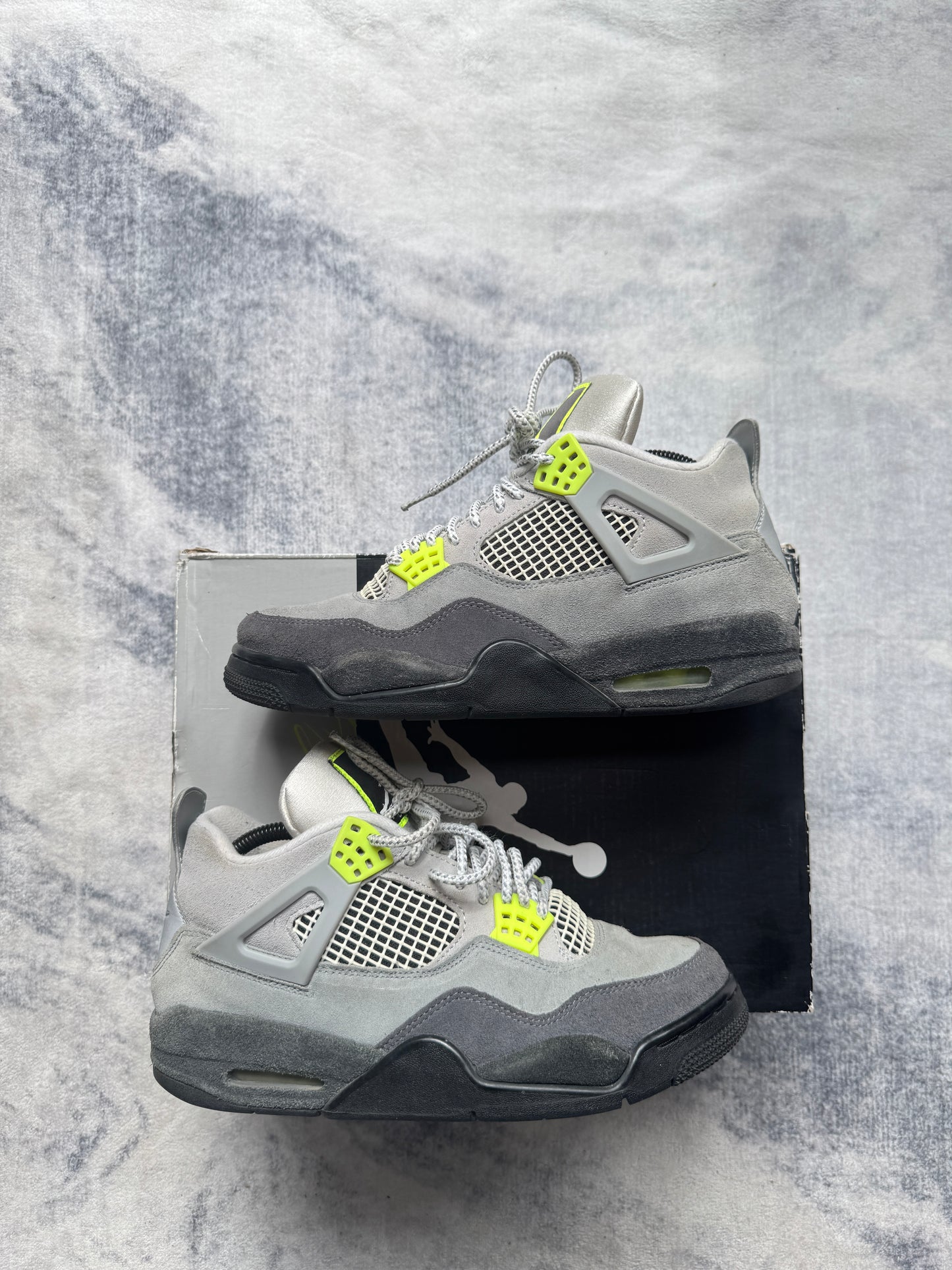 Jordan 4 Neon