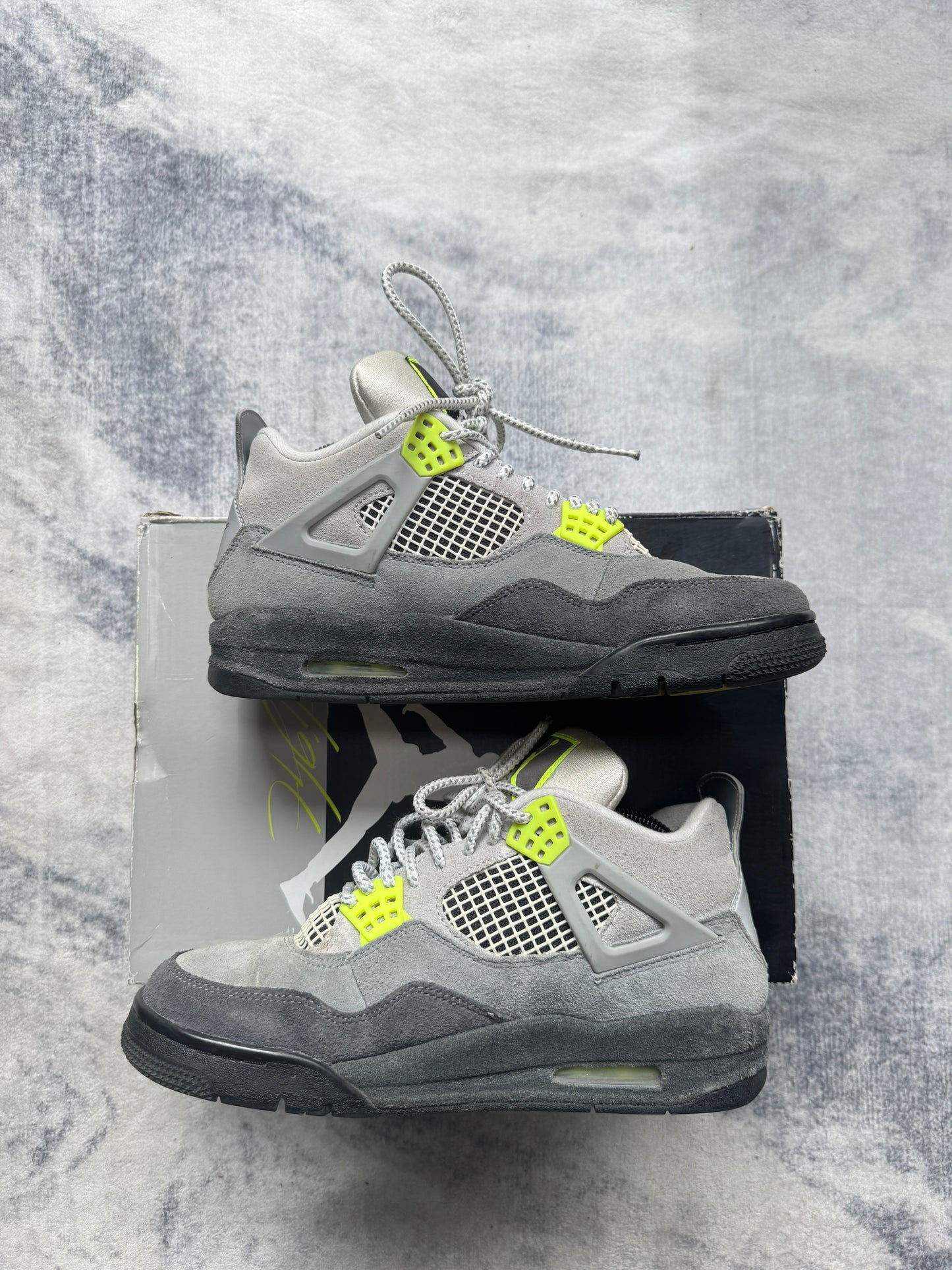 Jordan 4 Neon