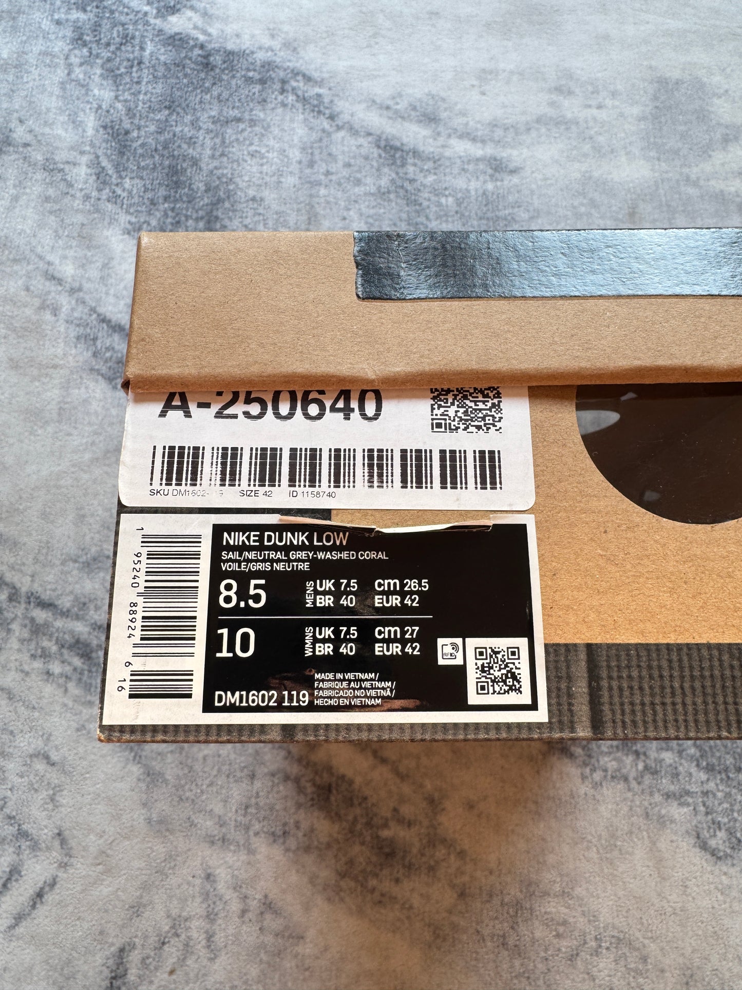 Nike Dunk Low Off White Lot 24