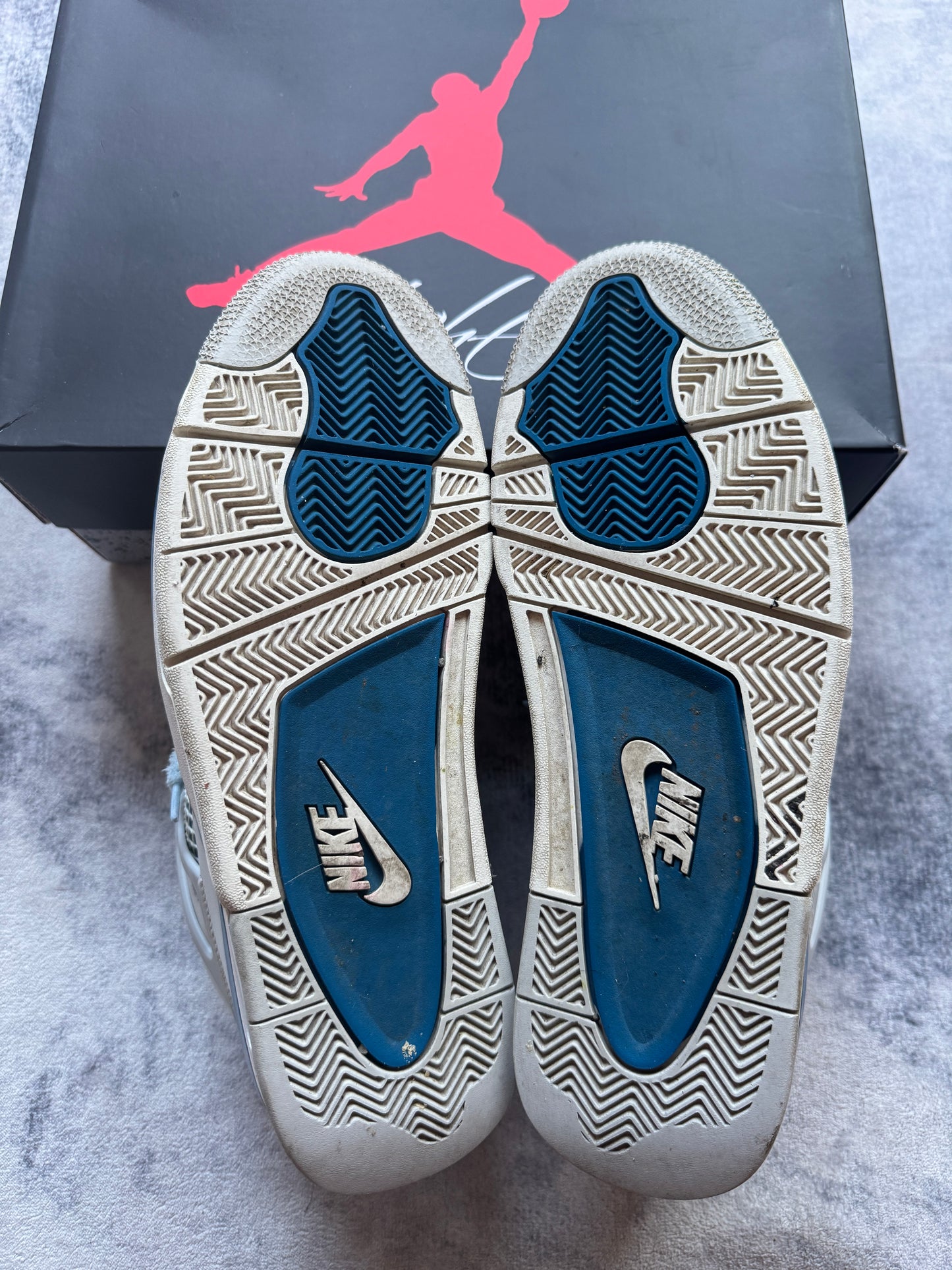 Jordan 4 Military Blue