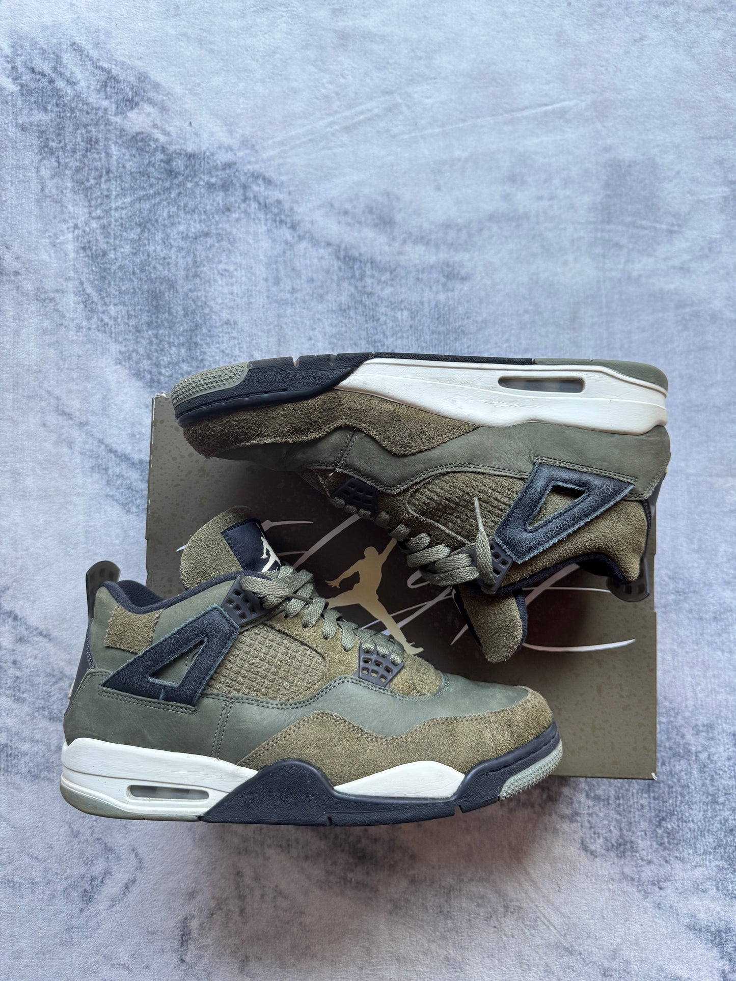 Jordan 4 Olive SE