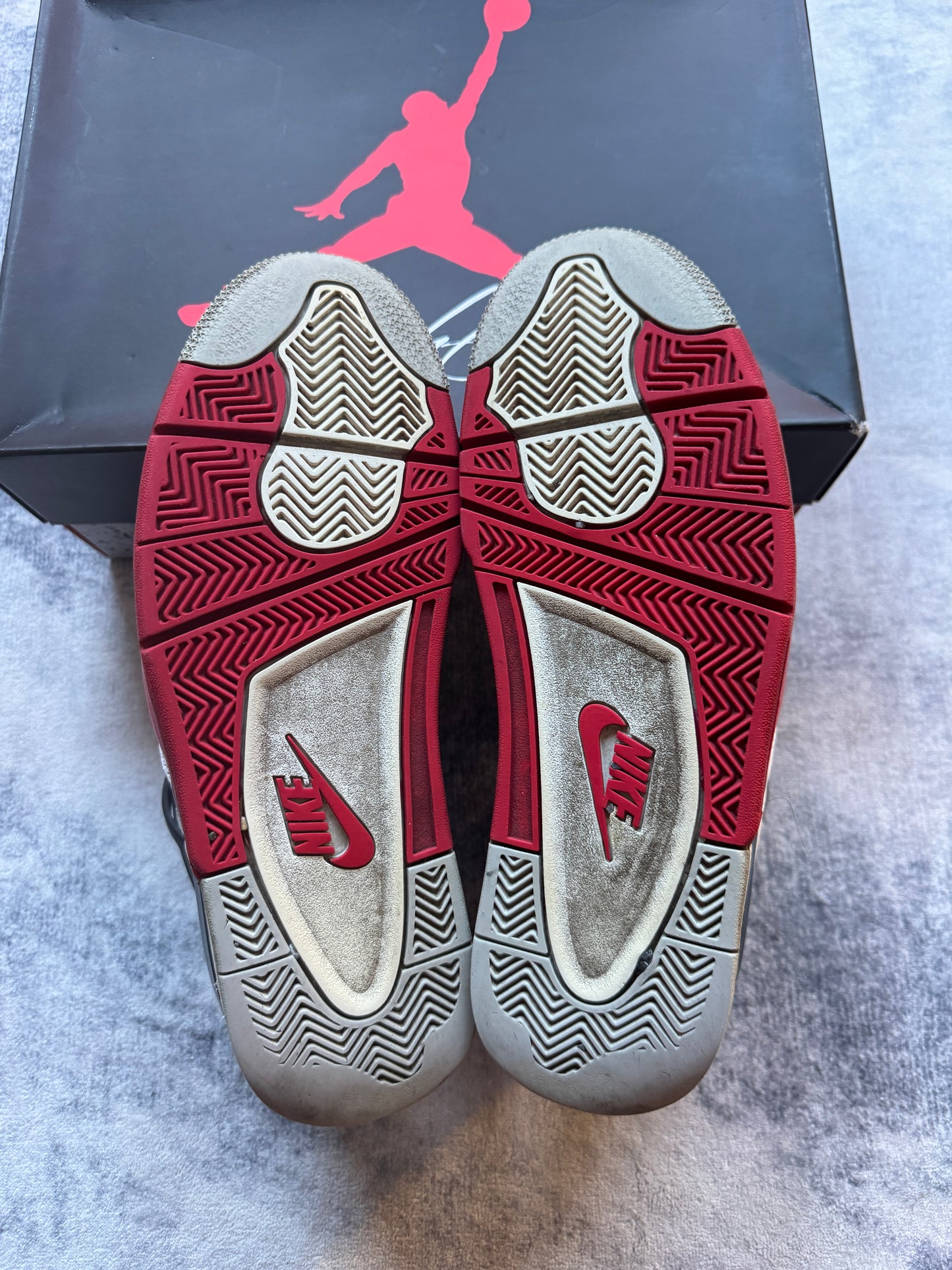 Jordan 4 Fire Red