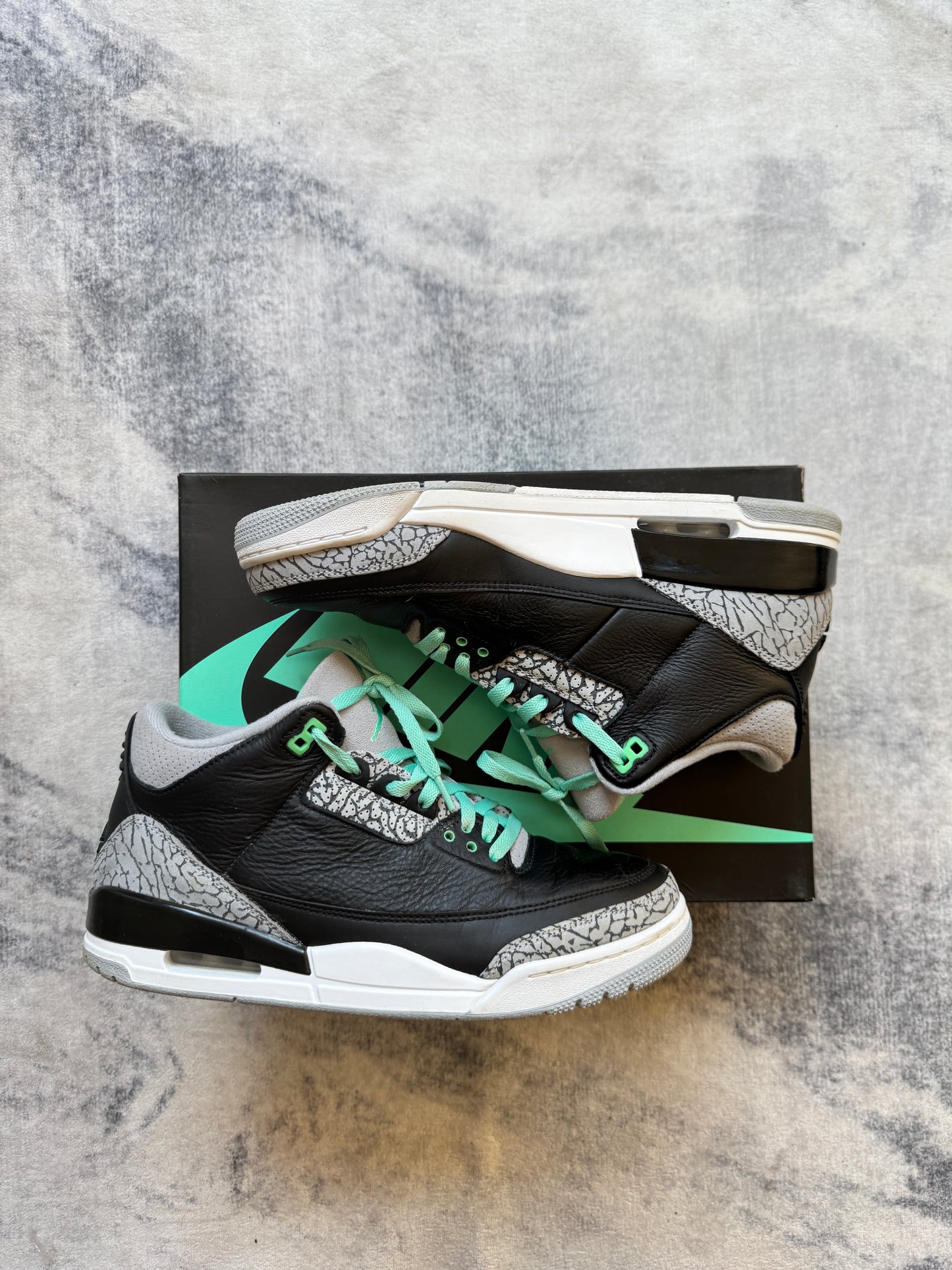 Jordan 3 Mint