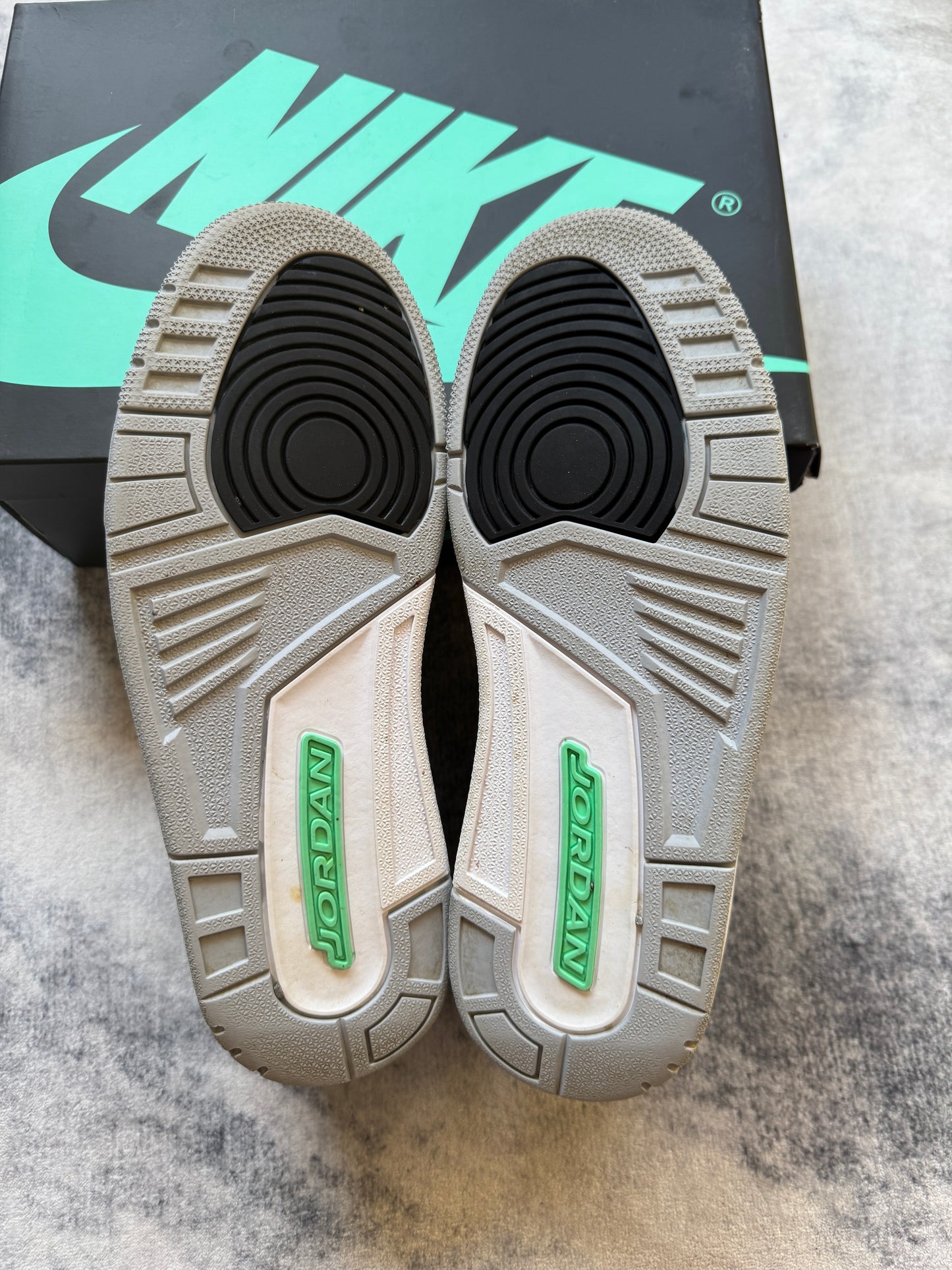 Jordan 3 Mint