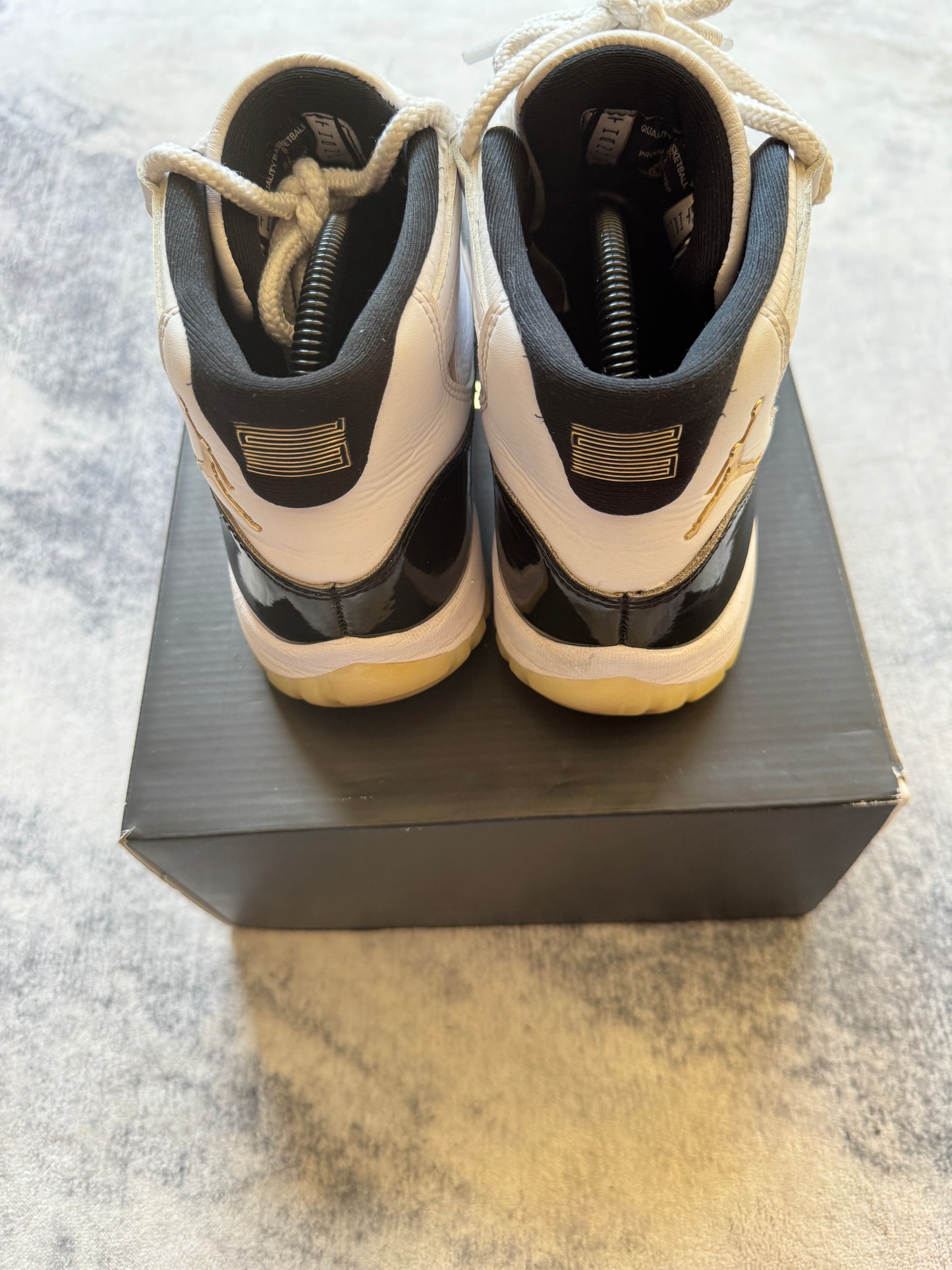 Jordan 11 Gratitude Unisex