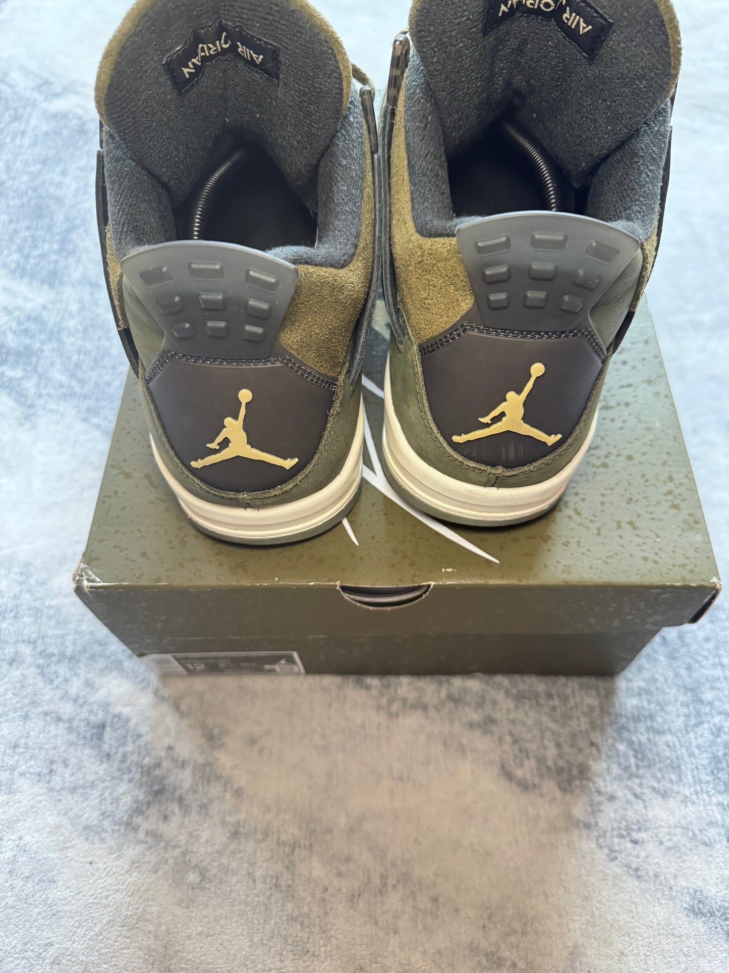 Jordan 4 Olive SE