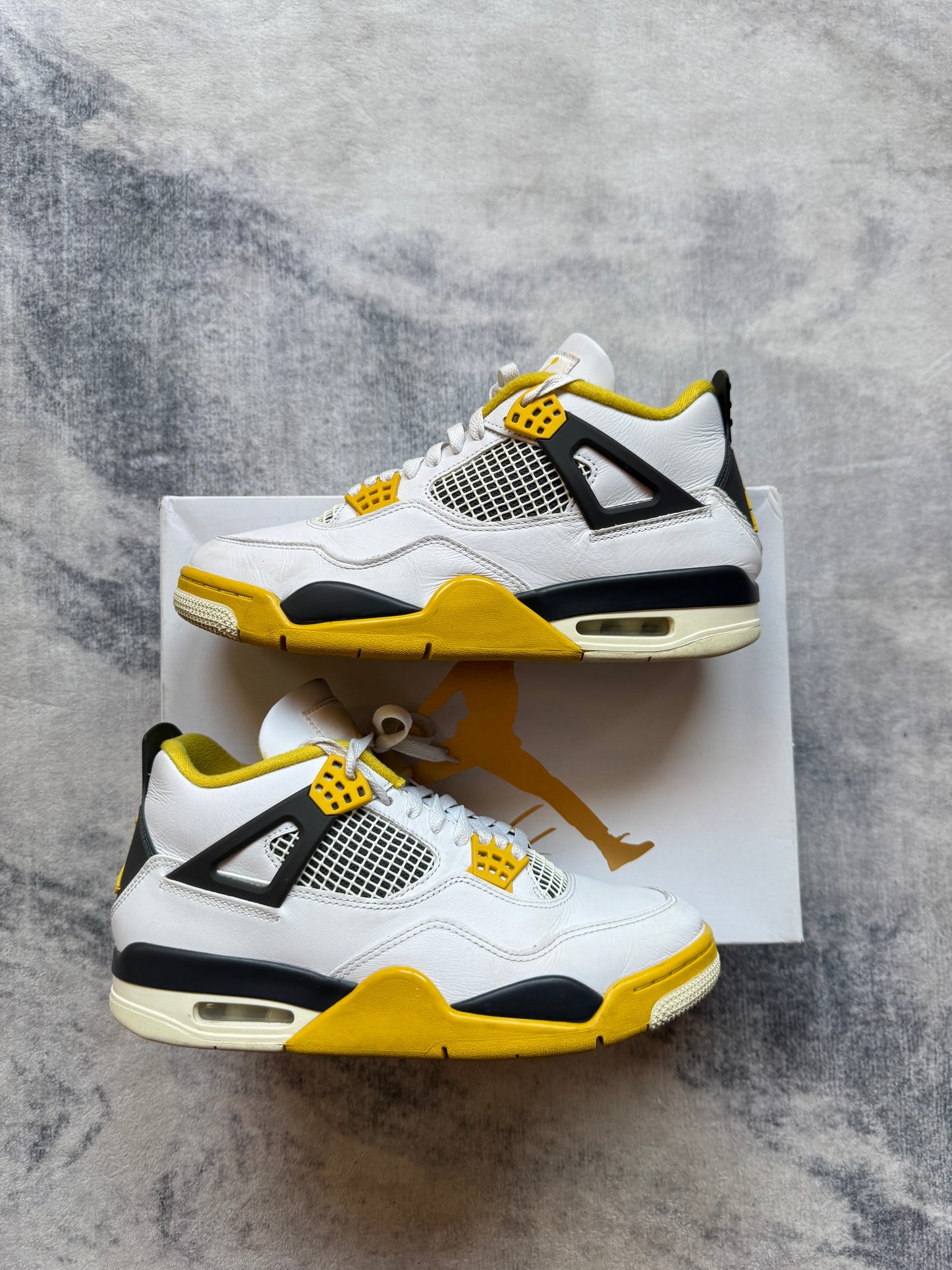 Jordan 4 Vivid Sulfur