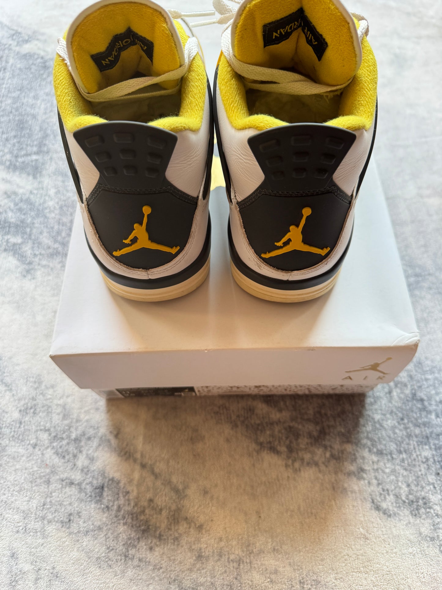 Jordan 4 Vivid Sulfur