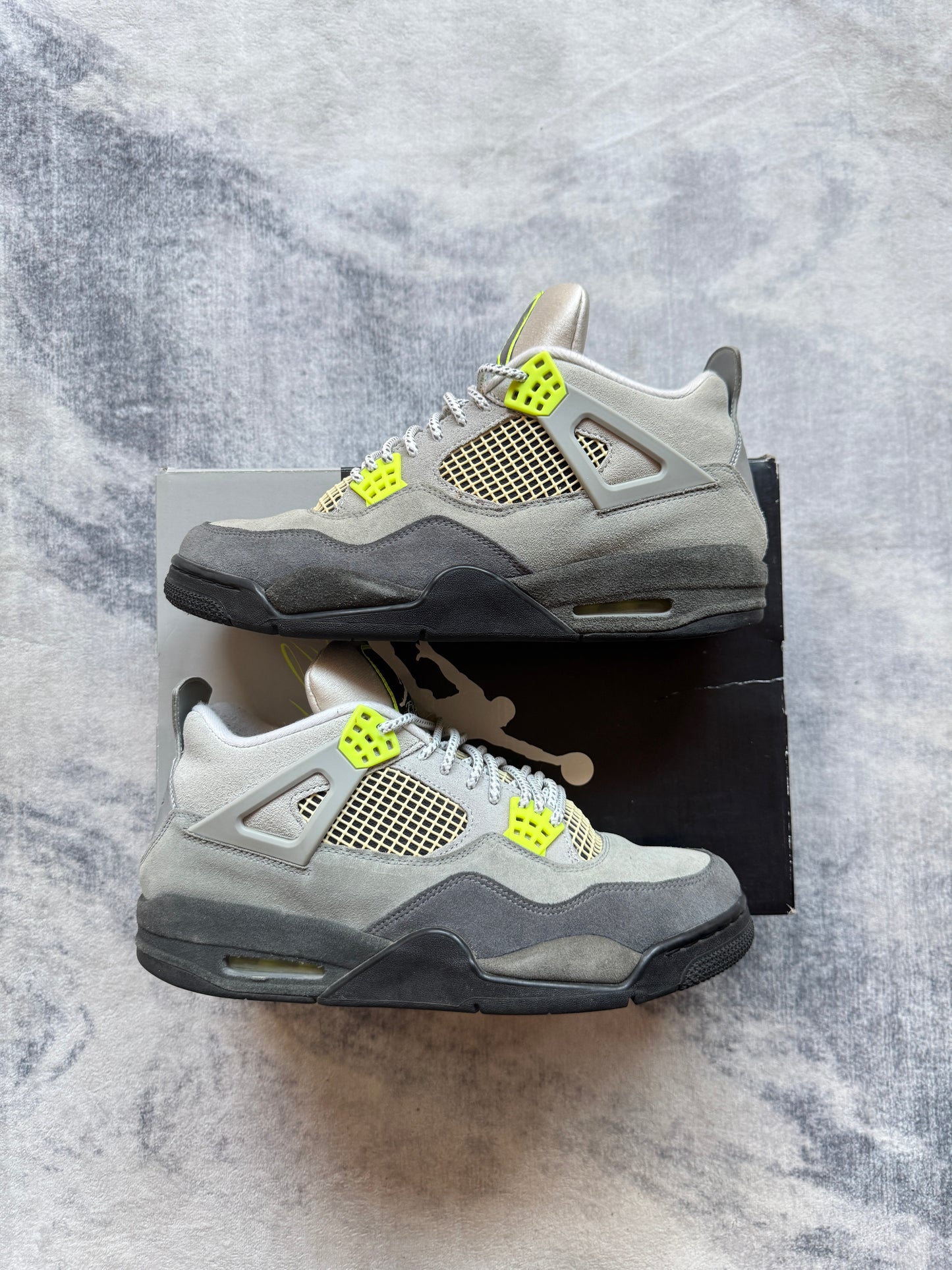 Jordan 4 Neon