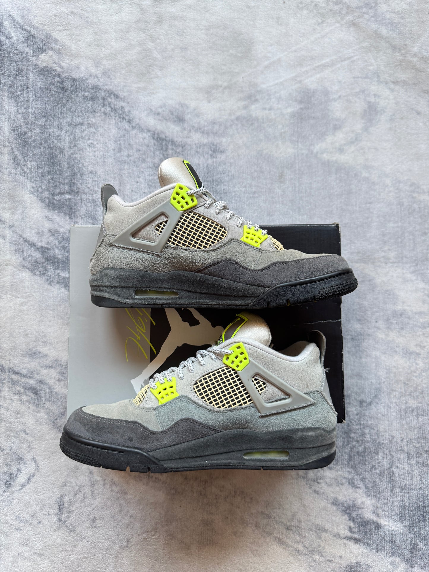 Jordan 4 Neon