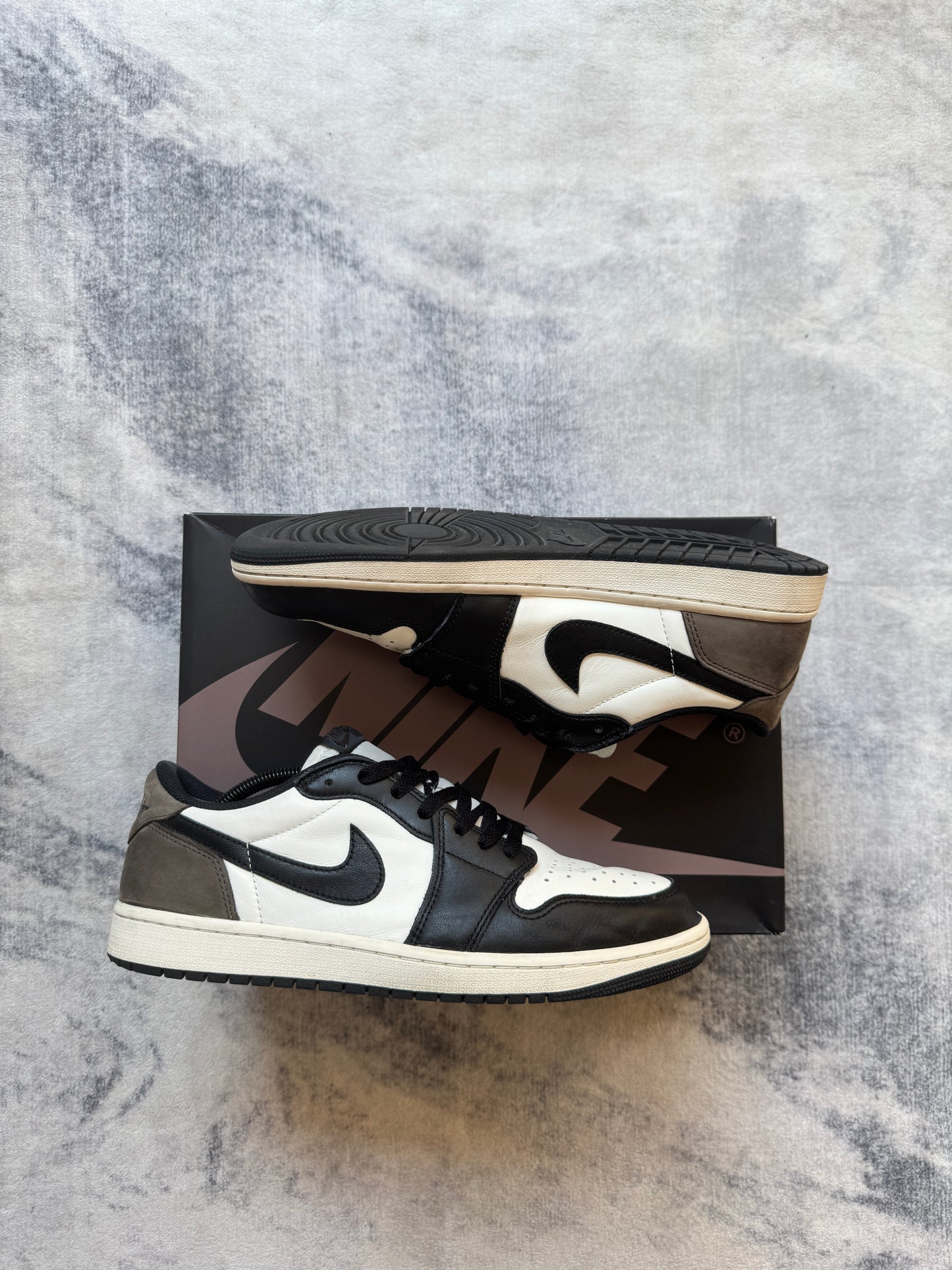 Jordan 1 Low Mocha