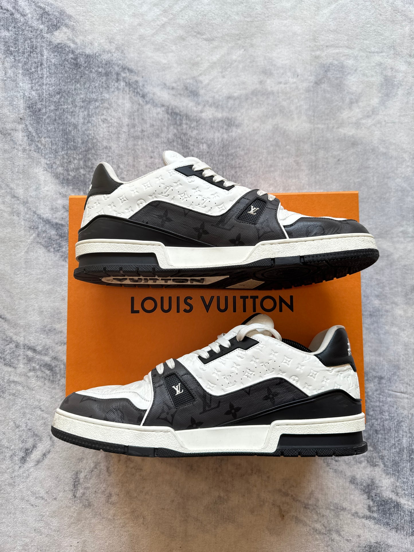 Louis Vuitton Trainer Black 2026