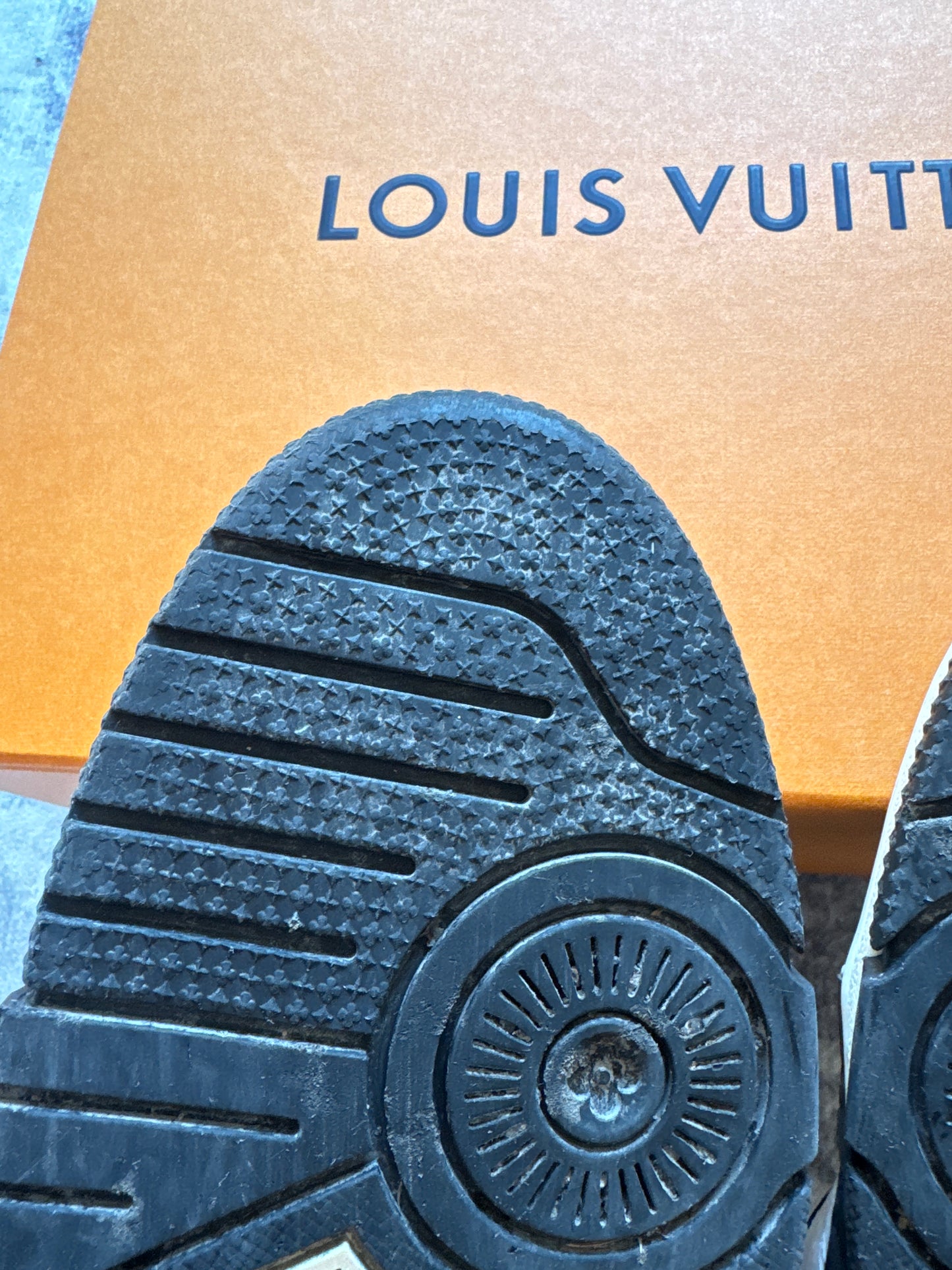 Louis Vuitton Trainer Black 2026