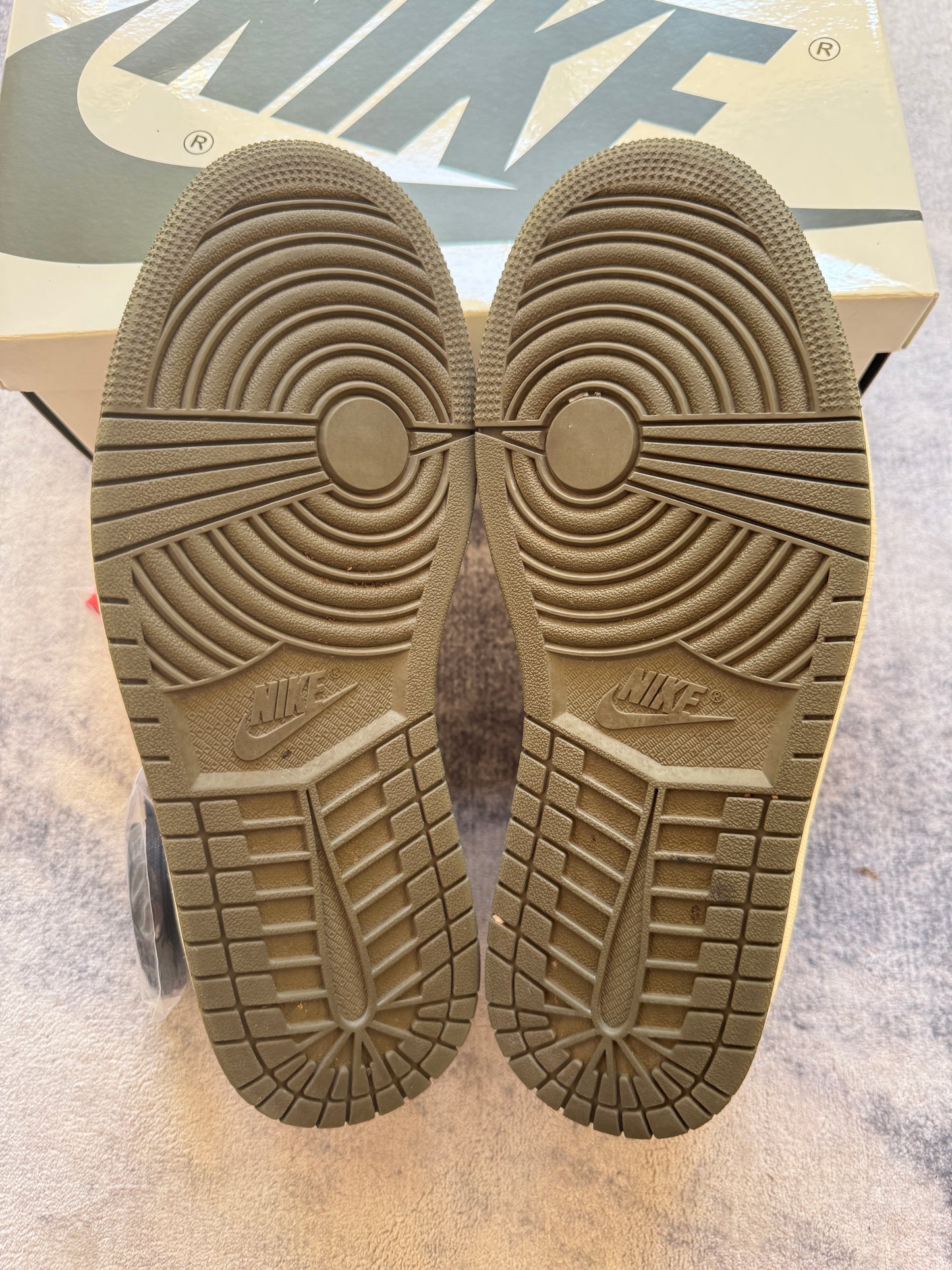 Jordan 1 Low Travis Scott Medium Olive