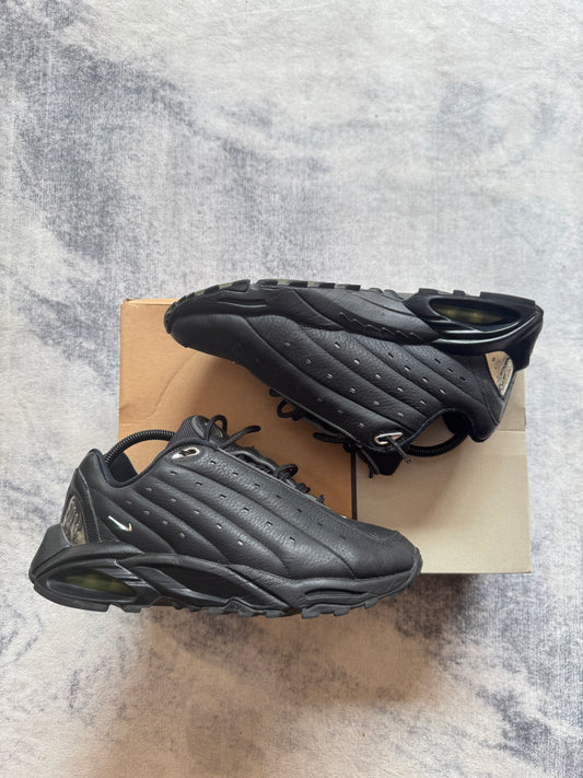 Nocta Hot Step 1 Triple Black